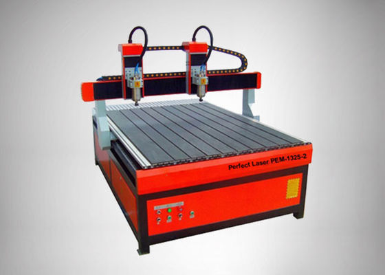 Máquina de tallado de madera CNC multifunción AC 220V con tallado de Buda / muebles